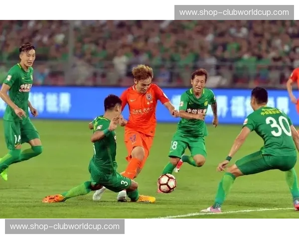 鲁能vs国安：巅峰对决，燃情直播，谁主沉浮？